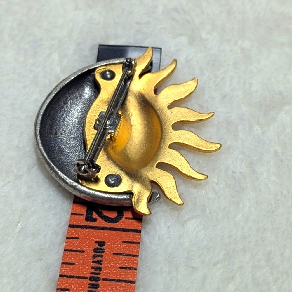 Vintage Goldtone and Silvertone Sun and Moon Brooche - Picture 2 of 6